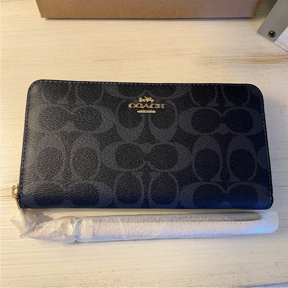 Coach Wallet Long Zip Around w/ Wrist Strap Denim Multi NWT - Picture 2 of 6